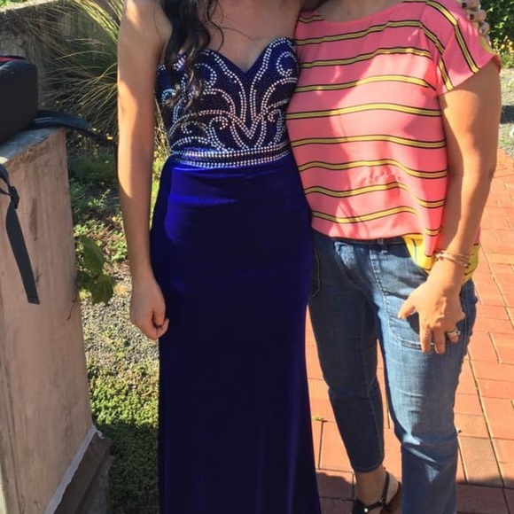 Madison James Gown - Picture 1 of 6